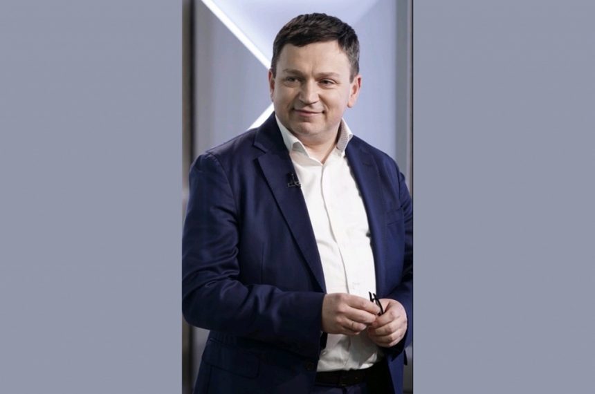 ректор, доктор філософських наук Богдан Богданович Буяк.